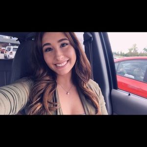 Meet your Posher, Liz